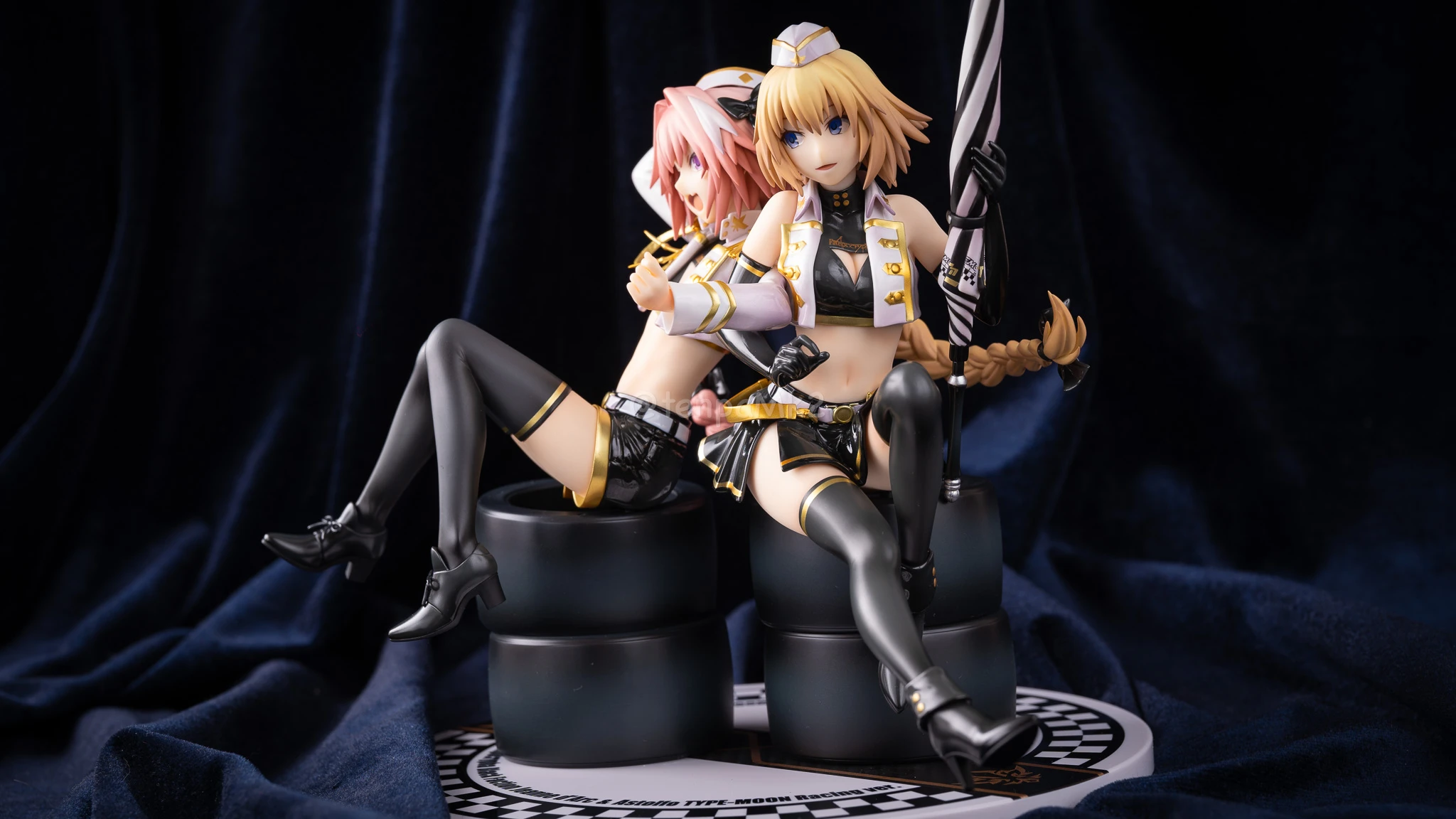 フィギュアレビュー「ジャンヌ・ダルク＆アストルフォ TYPE-MOON RACING Ver」plusone DSC01519