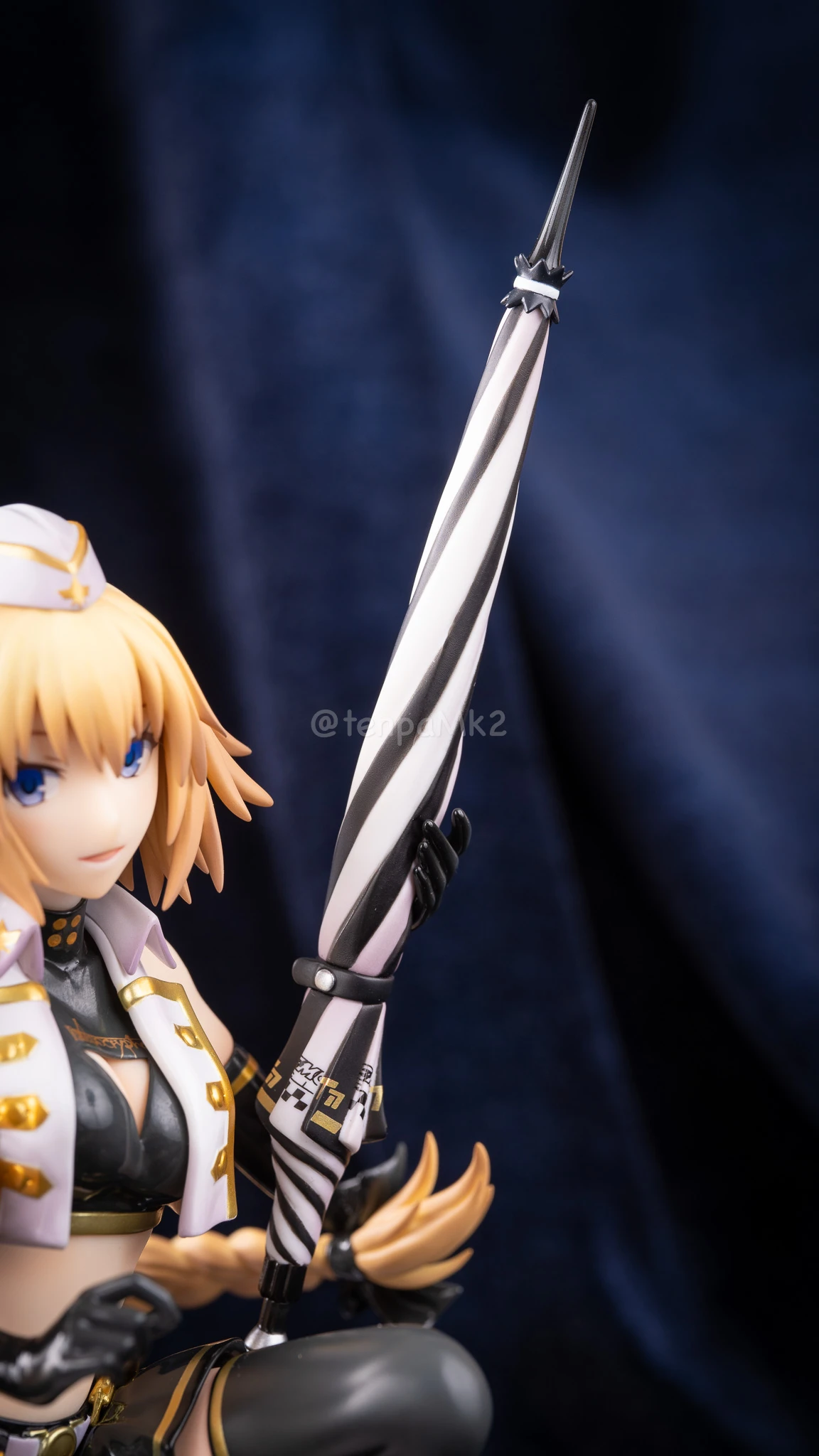 フィギュアレビュー「ジャンヌ・ダルク＆アストルフォ TYPE-MOON RACING Ver」plusone DSC01569