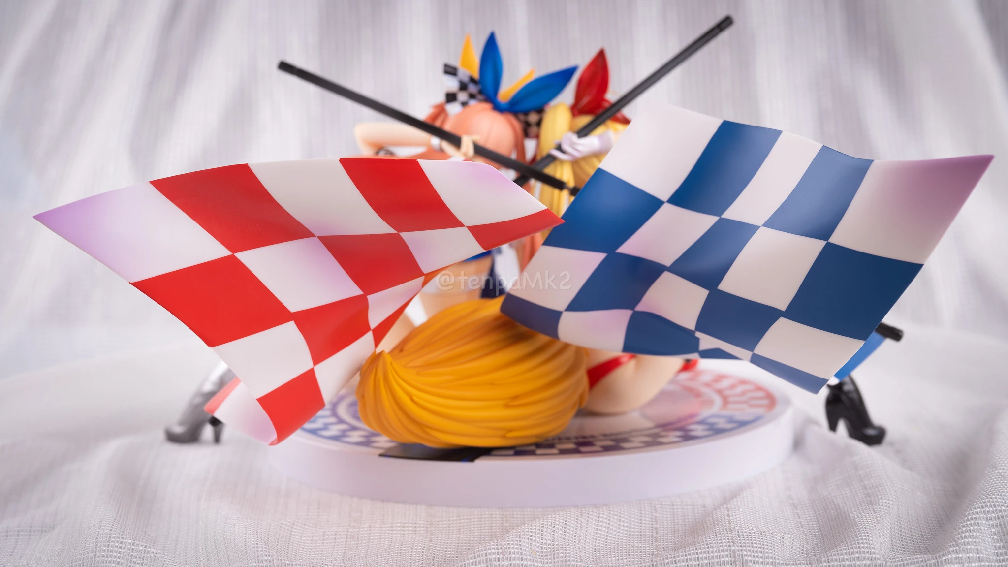 フィギュアレビュー「ネロ・クラウディス&玉藻の前 TYPE-MOON RACING Ver」plusone DSC02444