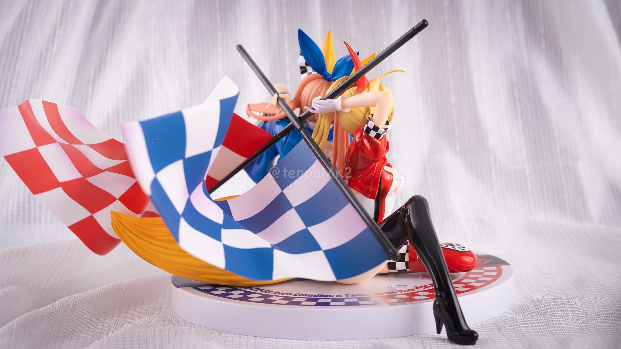 フィギュアレビュー「ネロ・クラウディス＆玉藻の前 TYPE-MOON RACING Ver」plusone DSC02445