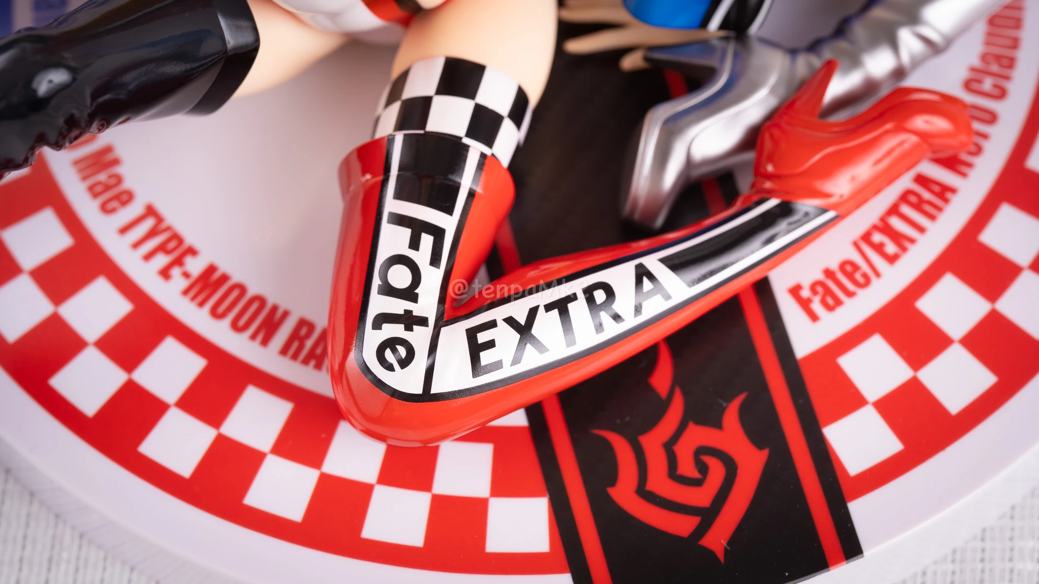 フィギュアレビュー「ネロ・クラウディス&玉藻の前 TYPE-MOON RACING Ver」plusone DSC02456