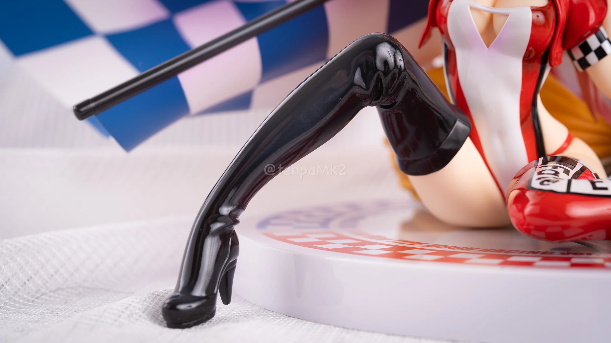 フィギュアレビュー「ネロ・クラウディス&玉藻の前 TYPE-MOON RACING Ver」plusone DSC02458