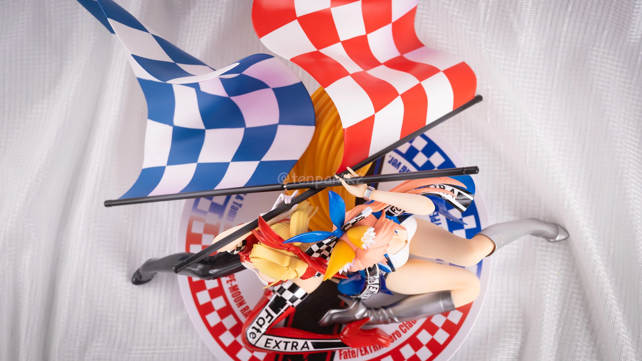 フィギュアレビュー「ネロ・クラウディス&玉藻の前 TYPE-MOON RACING Ver」plusone DSC02476