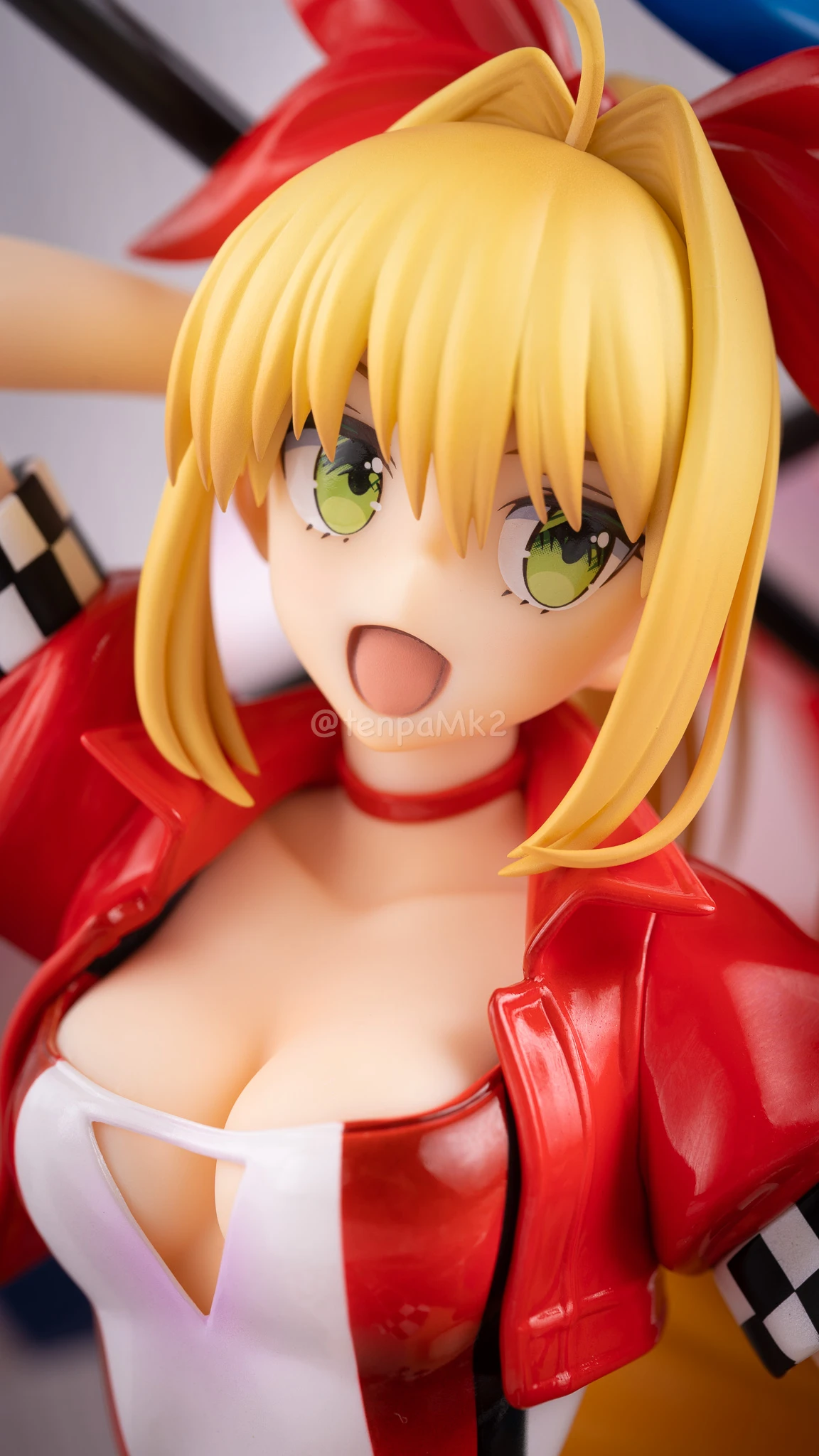 フィギュアレビュー「ネロ・クラウディス&玉藻の前 TYPE-MOON RACING Ver」plusone DSC02488